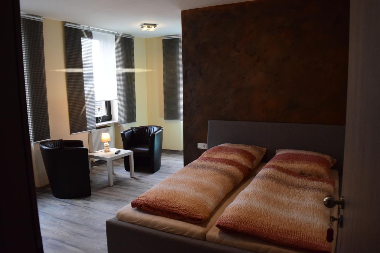 Hotel - Bistro - 3-Eck Merchweiler Eksteriør billede